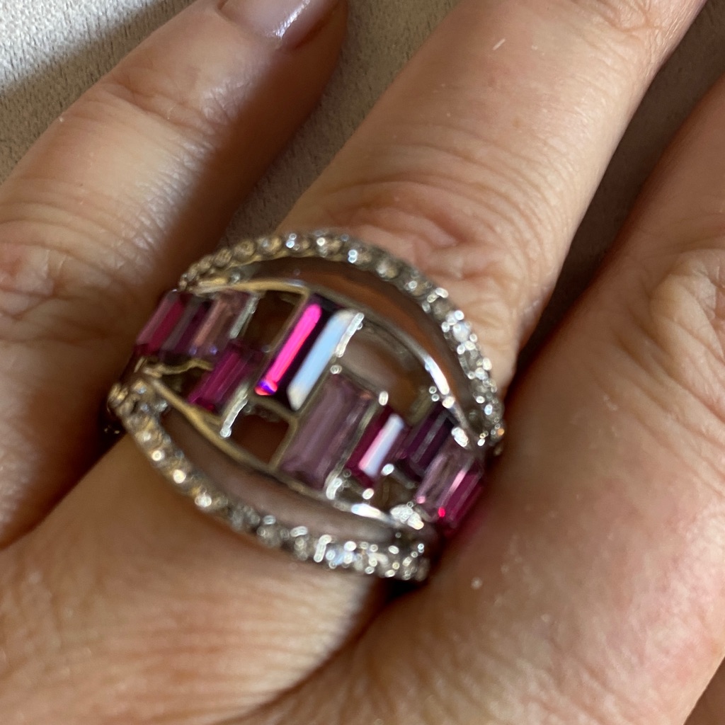 Beautiful Sparkling Statement Ring Fits All Stretch Back Excellent Condition